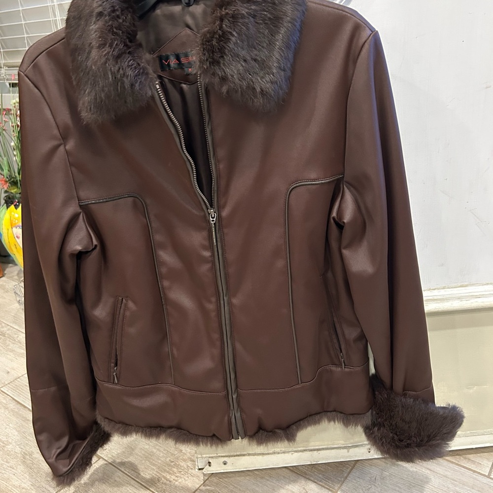 Via Spiga Brown Size M Short Jkt w/ Faux Fur Collar, Zipper, 2 Pkts. Very Gd.